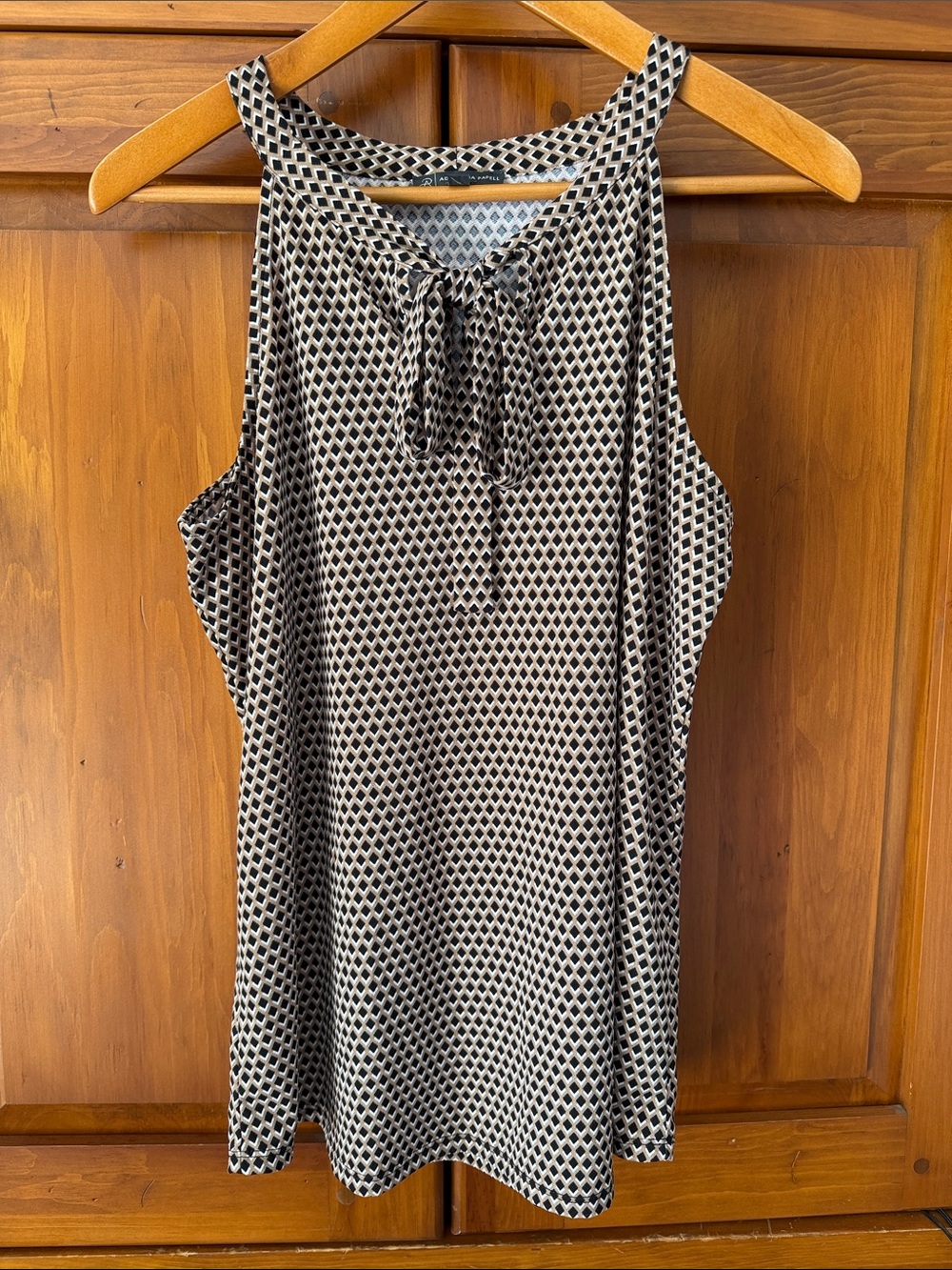 Adrianna Papell Black & Cream Geo Tie-Neck Sleeveless Top